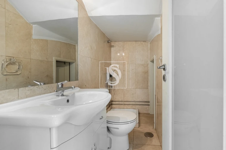 Moradia T4 para Venda em Creixomil Foto 30