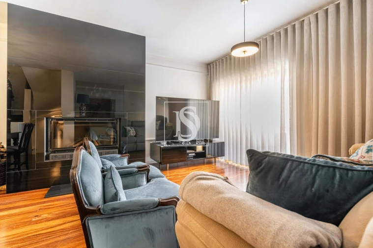 Moradia T4 para Venda em Creixomil Foto 6