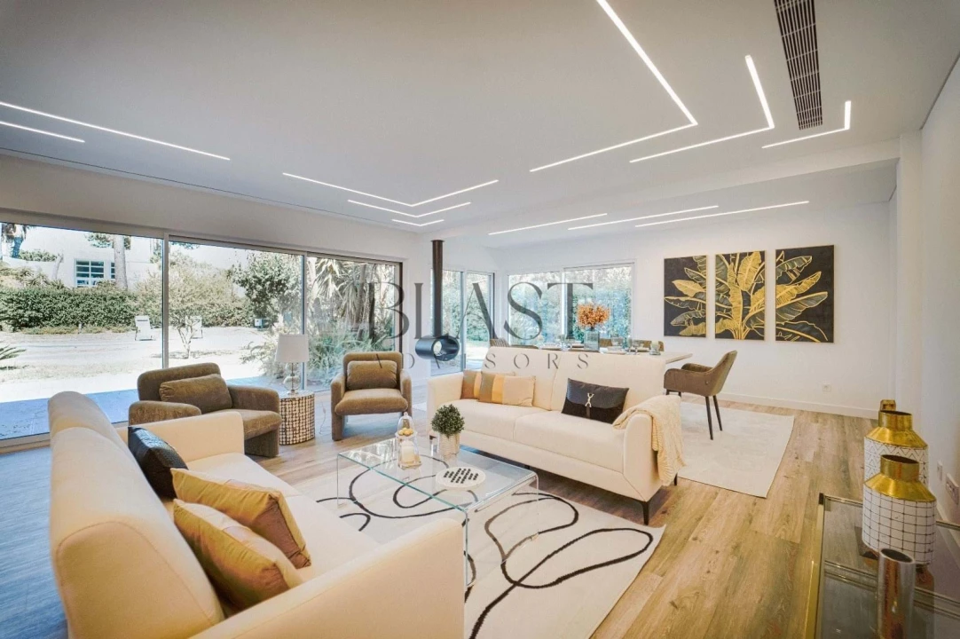 Moradia T4 para Venda em Charneca de Caparica e Sobreda Foto 4