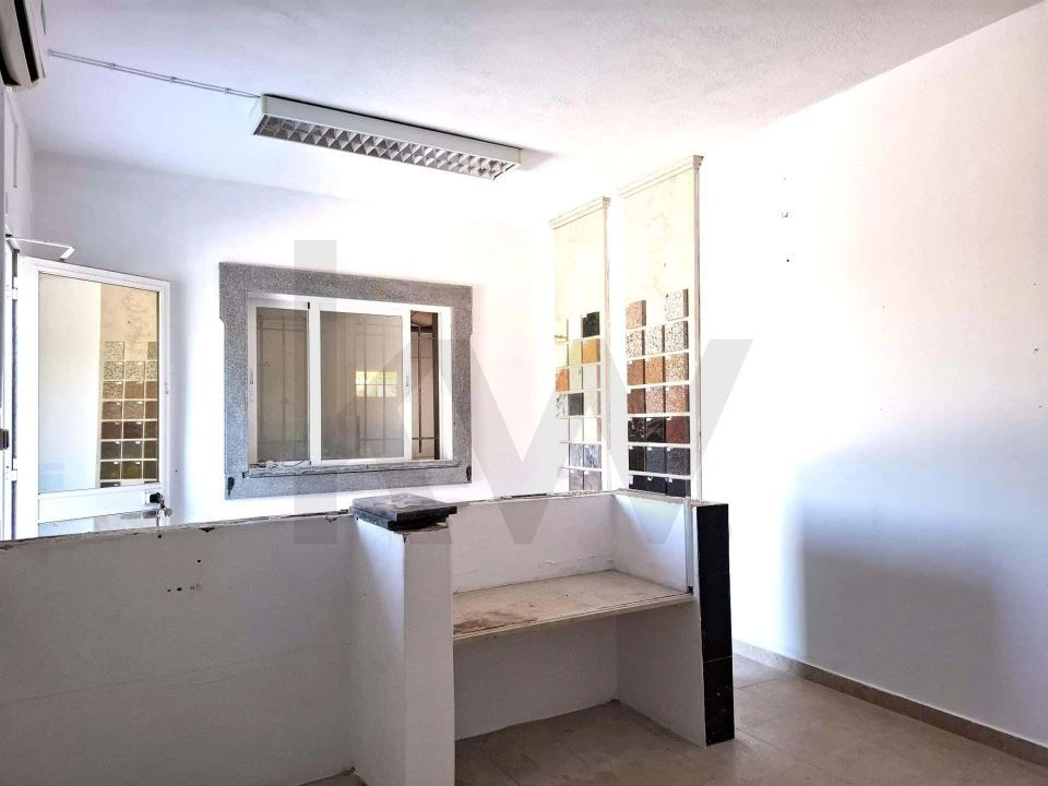 Armazém para Venda em Olhão Foto 16