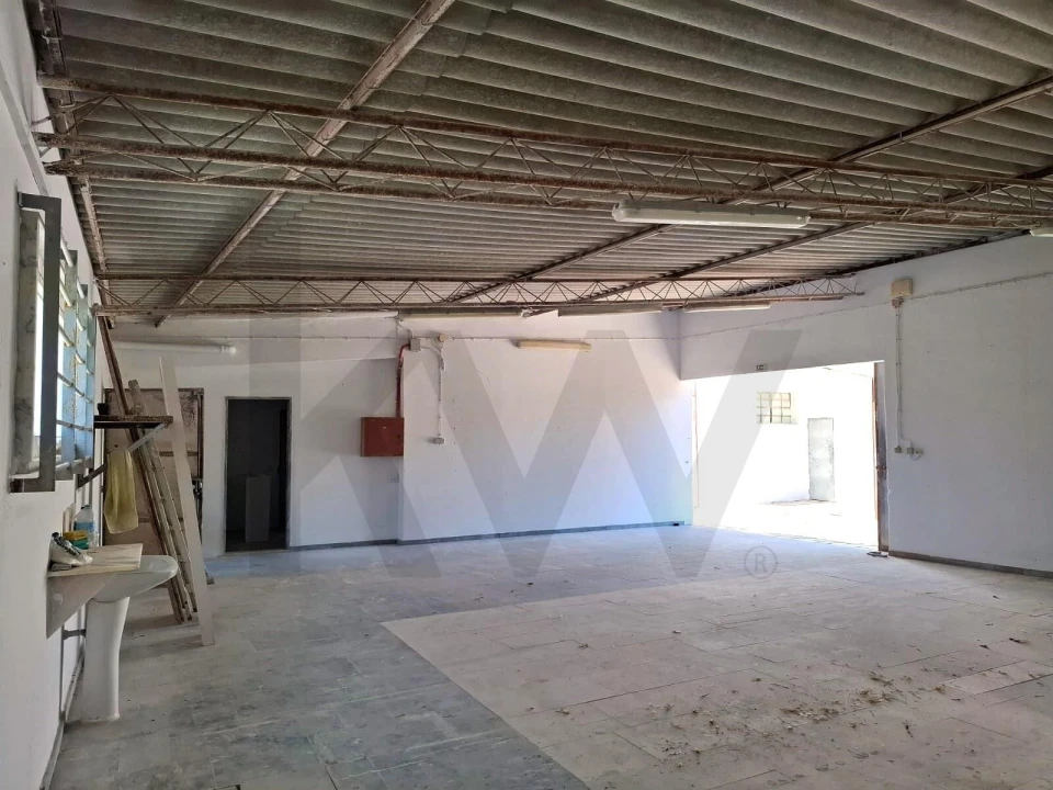 Armazém para Venda em Olhão Foto 9