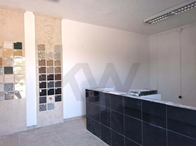 Armazém para Venda em Olhão Foto 15