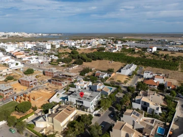 Moradia T5 para Venda em Faro (Sé e São Pedro)