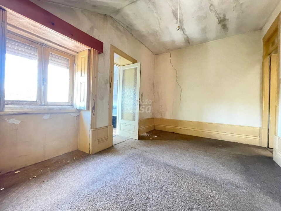 Prédio para Venda em Santa Marinha e São Pedro da Afurada Foto 16