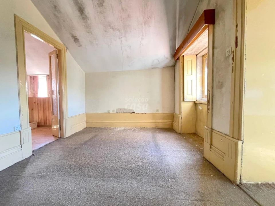 Prédio para Venda em Santa Marinha e São Pedro da Afurada Foto 13