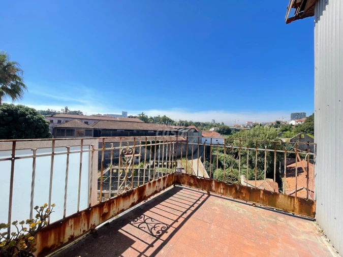 Prédio para Venda em Santa Marinha e São Pedro da Afurada Foto 18