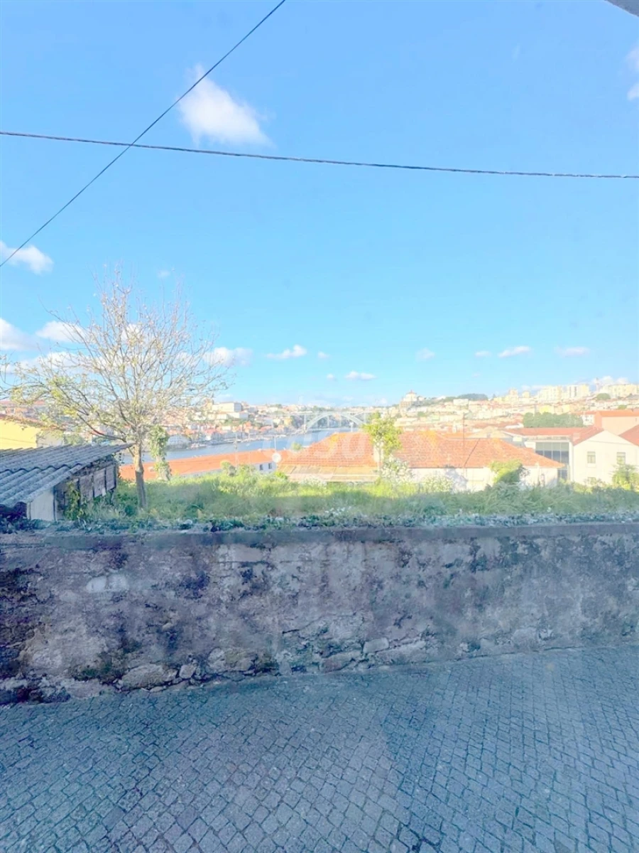 Prédio para Venda em Santa Marinha e São Pedro da Afurada Foto 24