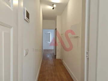 Apartamento T1 para Arrendamento em Oliveira, São Paio e São Sebastião