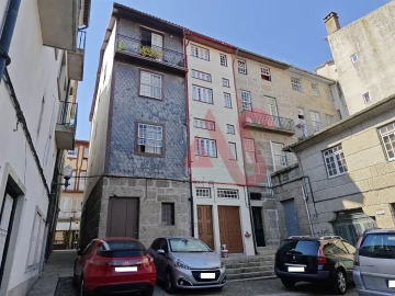 Apartamento T1 para Arrendamento em Oliveira, São Paio e São Sebastião