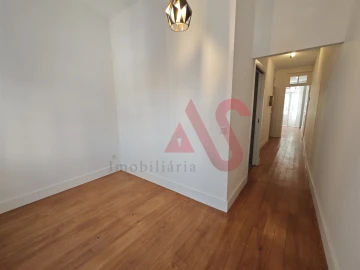 Apartamento T1 para Arrendamento em Oliveira, São Paio e São Sebastião