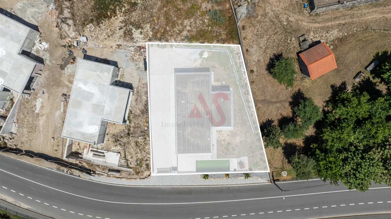 Moradia T3 para Venda em Leitões, Oleiros e Figueiredo Foto 3