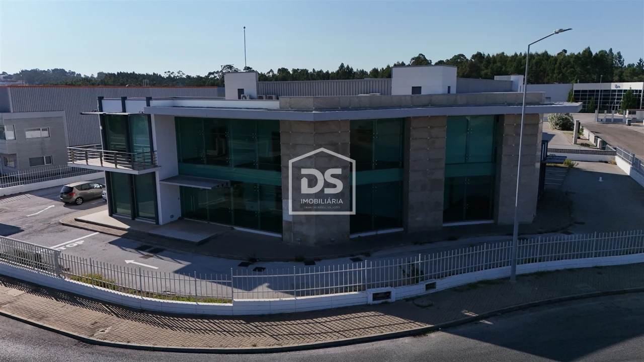 Negócio para Venda em Porto de Mós - São João Baptista e São Pedro Foto 1