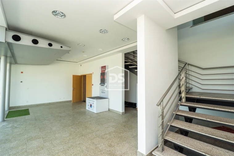 Negócio para Venda em Porto de Mós - São João Baptista e São Pedro Foto 11