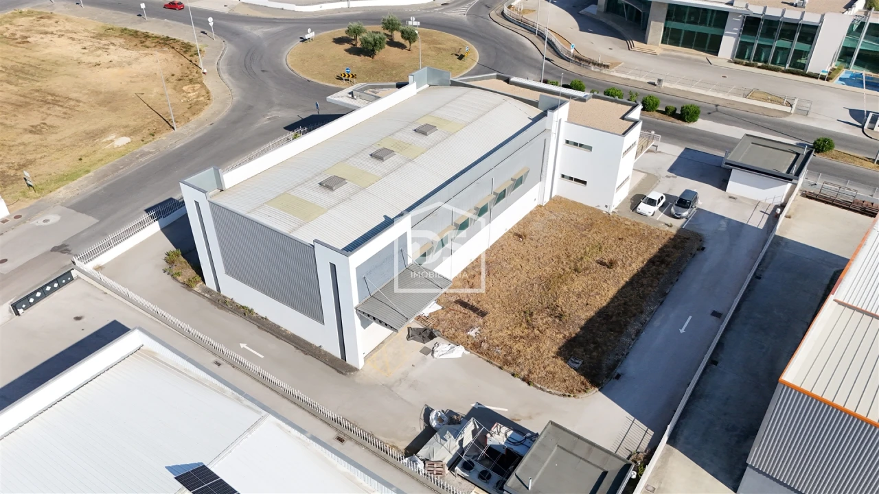 Negócio para Venda em Porto de Mós - São João Baptista e São Pedro Foto 8