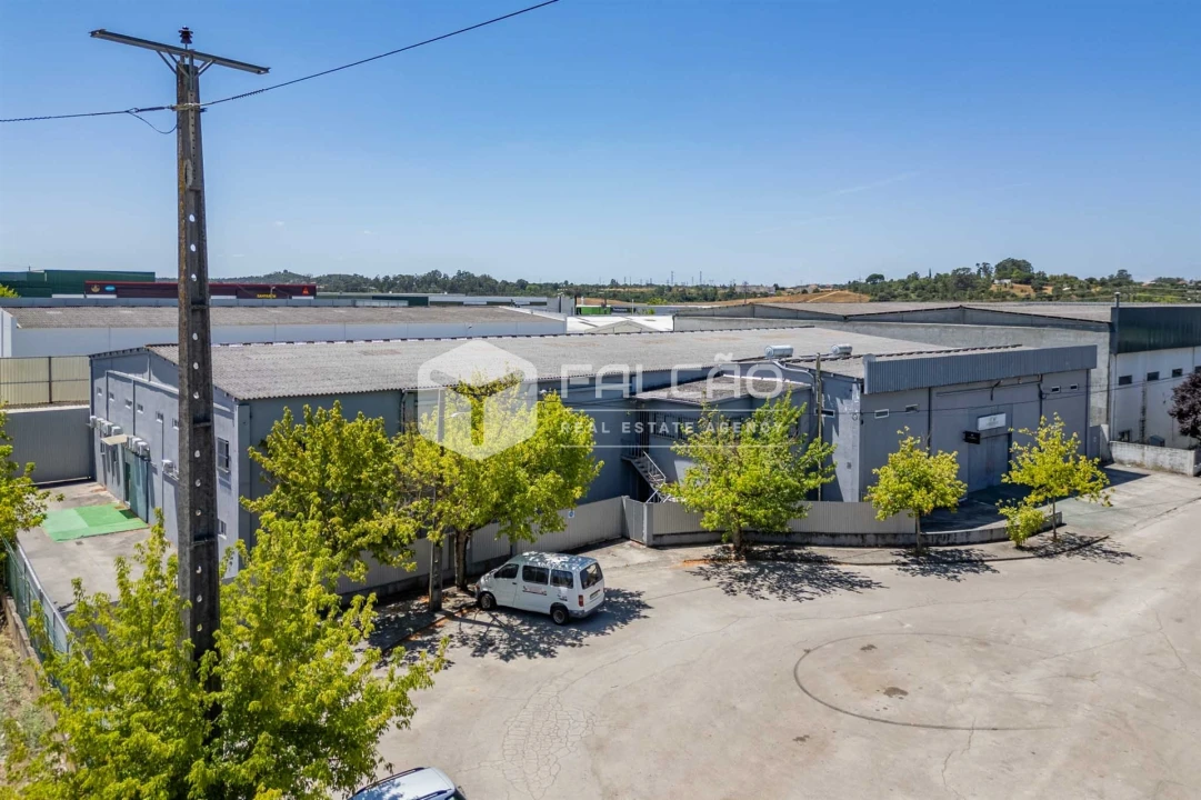 Armazém para Venda em Romeira e Várzea Foto 13