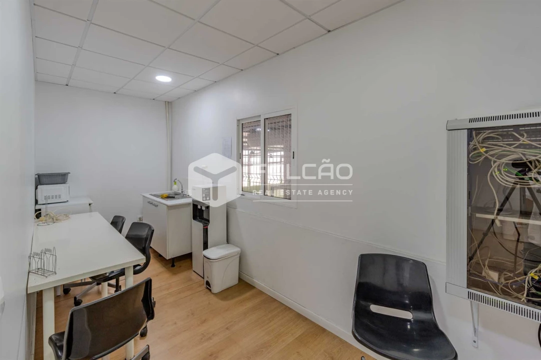 Armazém para Venda em Romeira e Várzea Foto 53