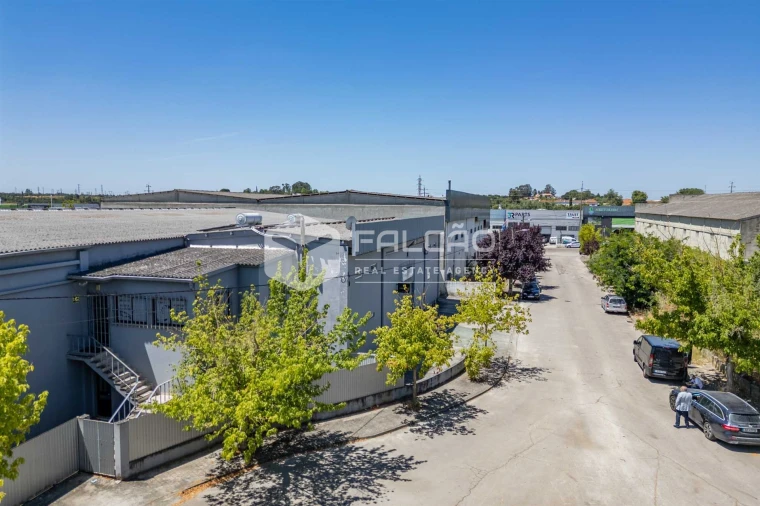 Armazém para Venda em Romeira e Várzea Foto 8