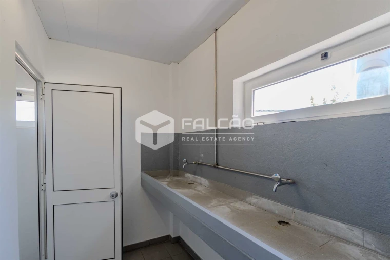 Armazém para Venda em Romeira e Várzea Foto 42