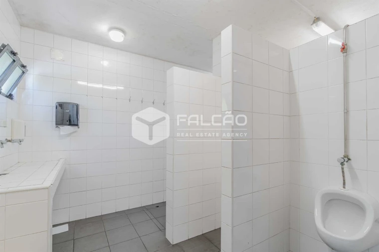 Armazém para Venda em Romeira e Várzea Foto 34