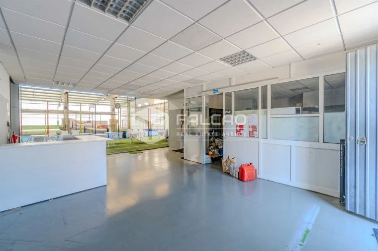 Armazém para Venda em Romeira e Várzea Foto 14