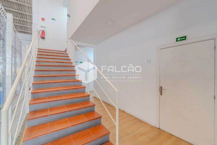 Armazém para Venda em Romeira e Várzea Foto 48