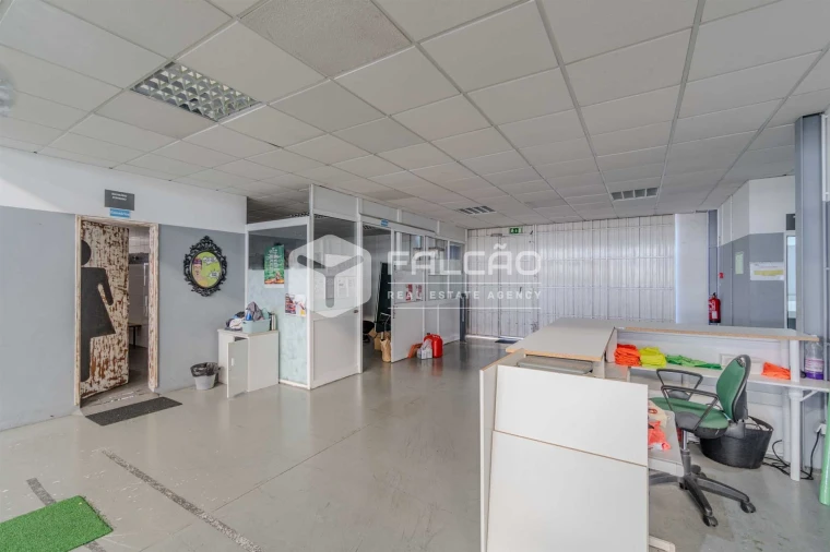 Armazém para Venda em Romeira e Várzea Foto 24