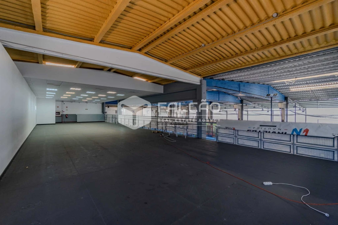 Armazém para Venda em Romeira e Várzea Foto 41