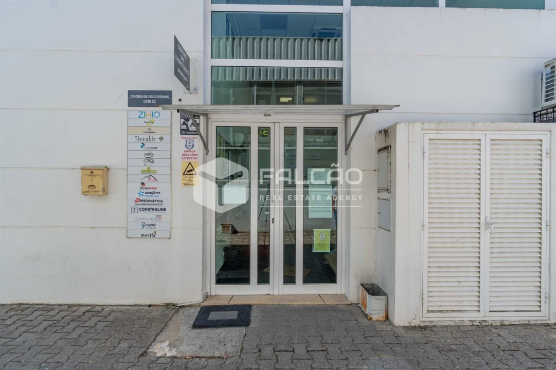 Armazém para Venda em Romeira e Várzea Foto 18