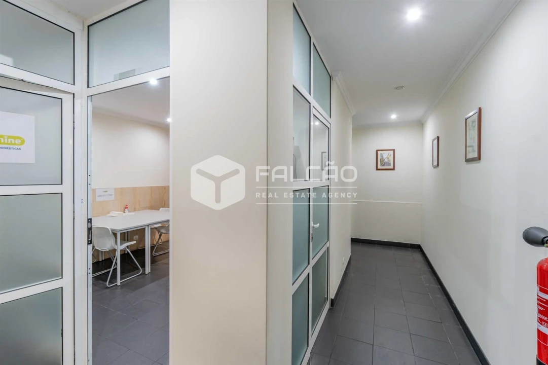 Armazém para Venda em Romeira e Várzea Foto 33