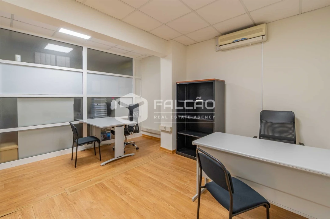 Armazém para Venda em Romeira e Várzea Foto 49