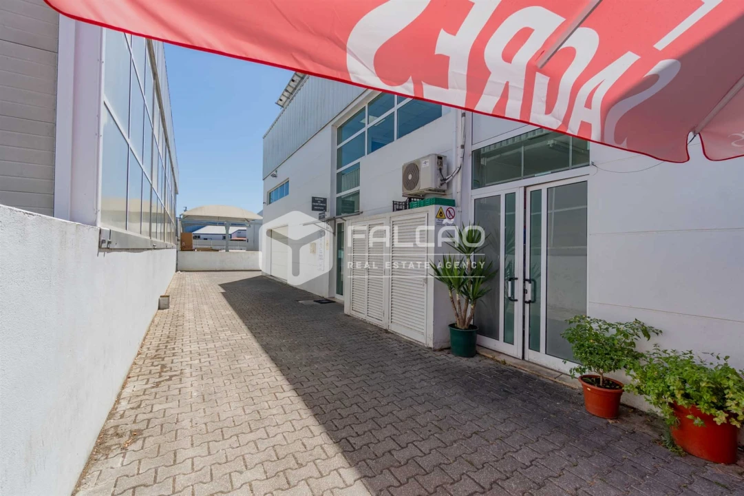 Armazém para Venda em Romeira e Várzea Foto 16