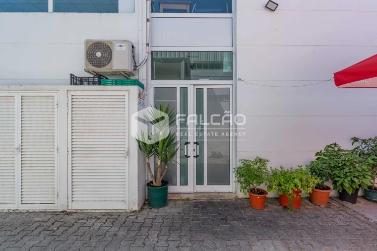 Armazém para Venda em Romeira e Várzea Foto 17