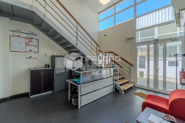 Armazém para Venda em Romeira e Várzea Foto 23