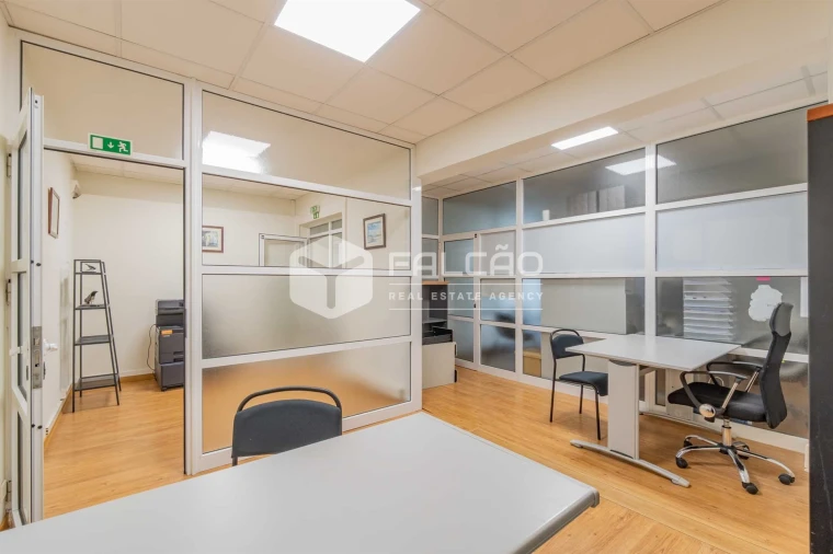 Armazém para Venda em Romeira e Várzea Foto 52