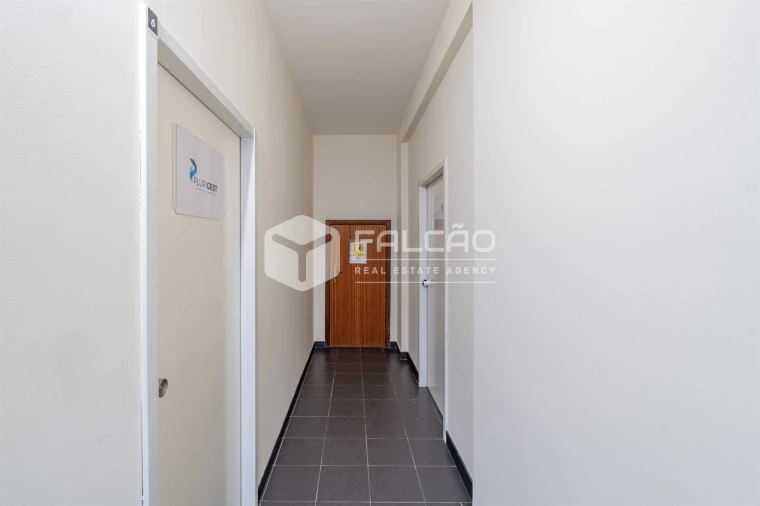 Armazém para Venda em Romeira e Várzea Foto 27