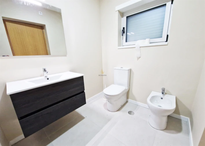 Apartamento T2 para Venda em Cavernães Foto 6