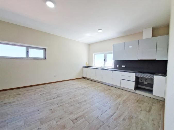 Apartamento T2 para Venda em Cavernães Foto 3