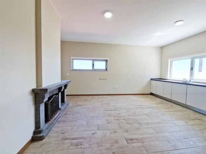 Apartamento T2 para Venda em Cavernães Foto 9