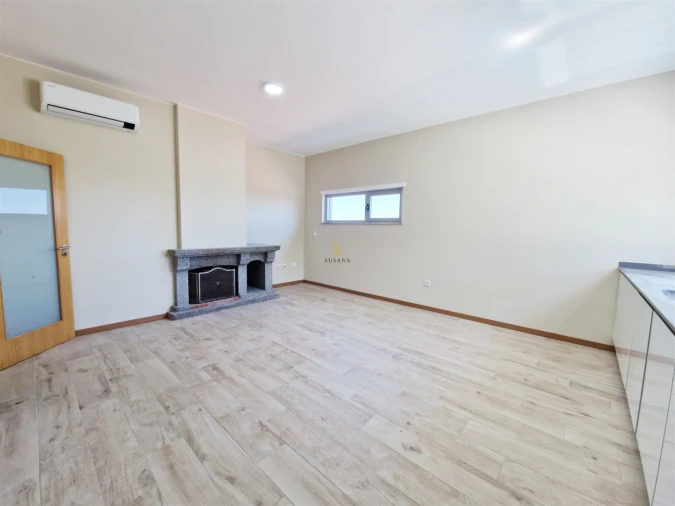 Apartamento T2 para Venda em Cavernães Foto 1