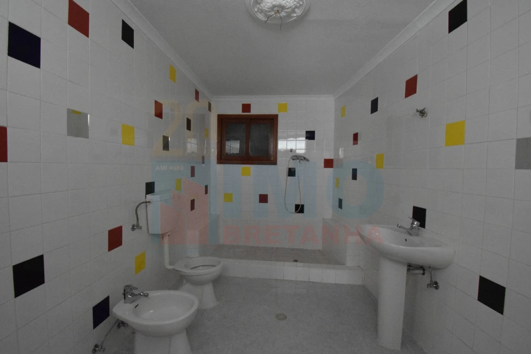 Moradia T5 para Venda em Covilhã e Canhoso Foto 28