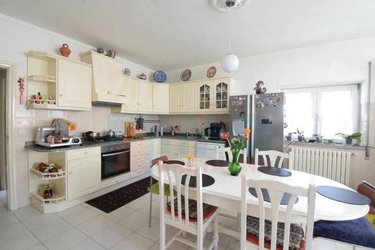 Moradia T5 para Venda em Covilhã e Canhoso Foto 4