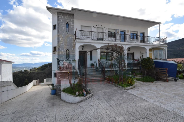 Moradia T5 para Venda em Covilhã e Canhoso Foto 1