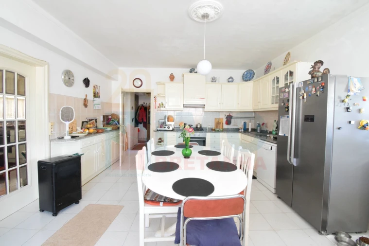 Moradia T5 para Venda em Covilhã e Canhoso Foto 3