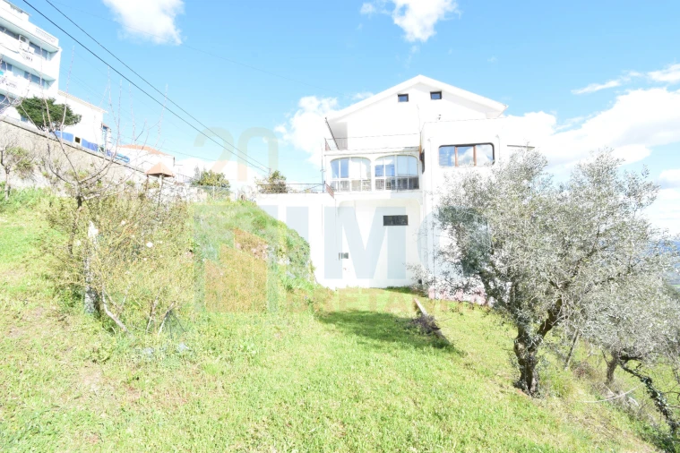 Moradia T5 para Venda em Covilhã e Canhoso Foto 35