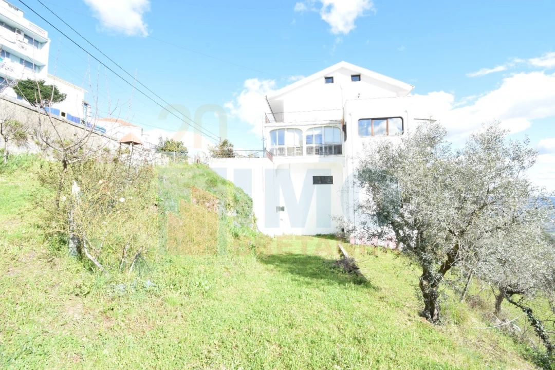 Moradia T5 para Venda em Covilhã e Canhoso Foto 35