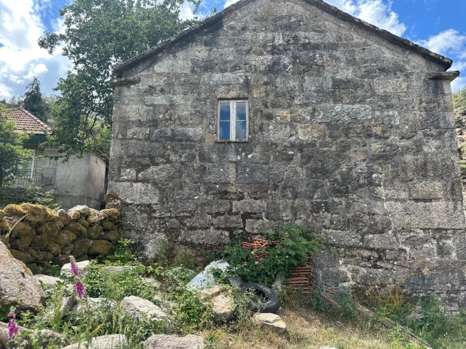 Moradia T2 para Venda em Castro Laboreiro e Lamas de Mouro Foto 3