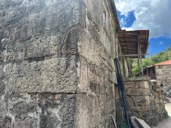 Moradia T2 para Venda em Castro Laboreiro e Lamas de Mouro Foto 5