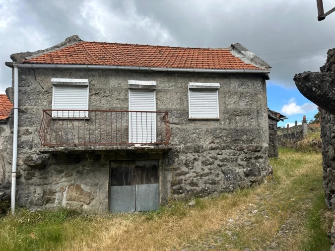 Moradia T3 para Venda em Castro Laboreiro e Lamas de Mouro Foto 3