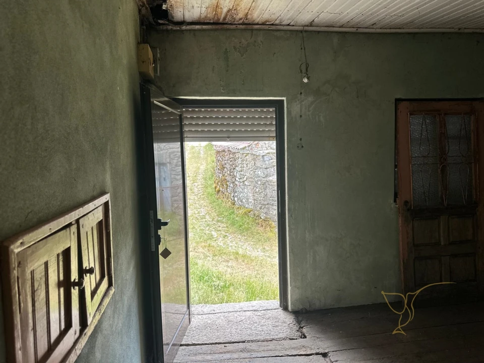 Moradia T3 para Venda em Castro Laboreiro e Lamas de Mouro Foto 6