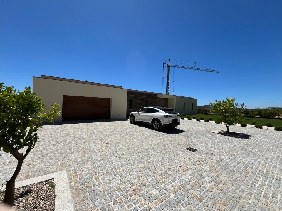 Moradia T3 para Venda em Castro Daire Foto 4